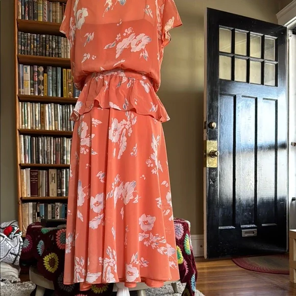 Albert Nipon Coral Dress with White Floral Pattern - Picture 7 of 9